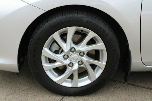2016 Toyota Corolla ZWE186R Hybrid Hatch Image 15