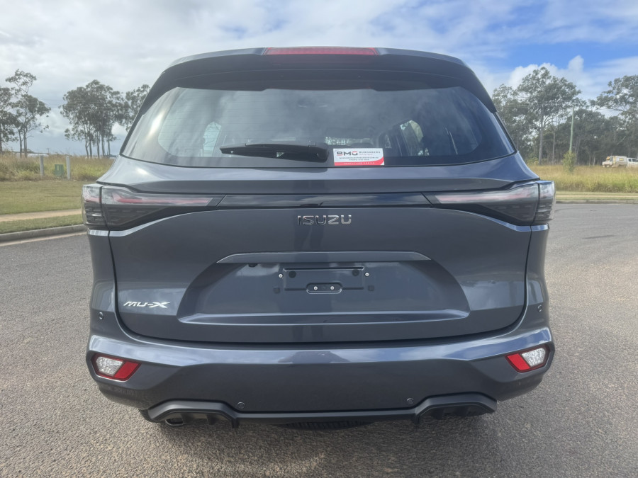 2026 Isuzu MU-X RJ LS-M SUV Image 4