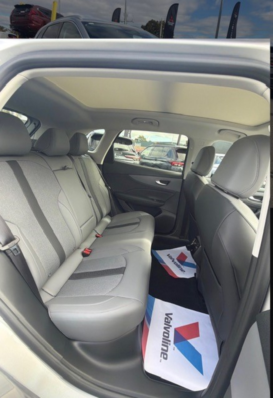 2025 MG MGS5 EV ZS3EM Essence 62 SUV Image 5