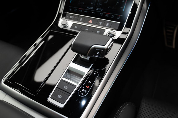 2025 Audi Q7 4M 50 TDI S line SUV image 13