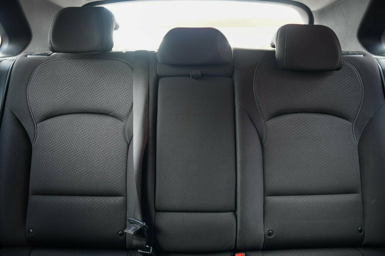 2017 MY18 Hyundai i30 PD MY18 Active Hatchback Image 15