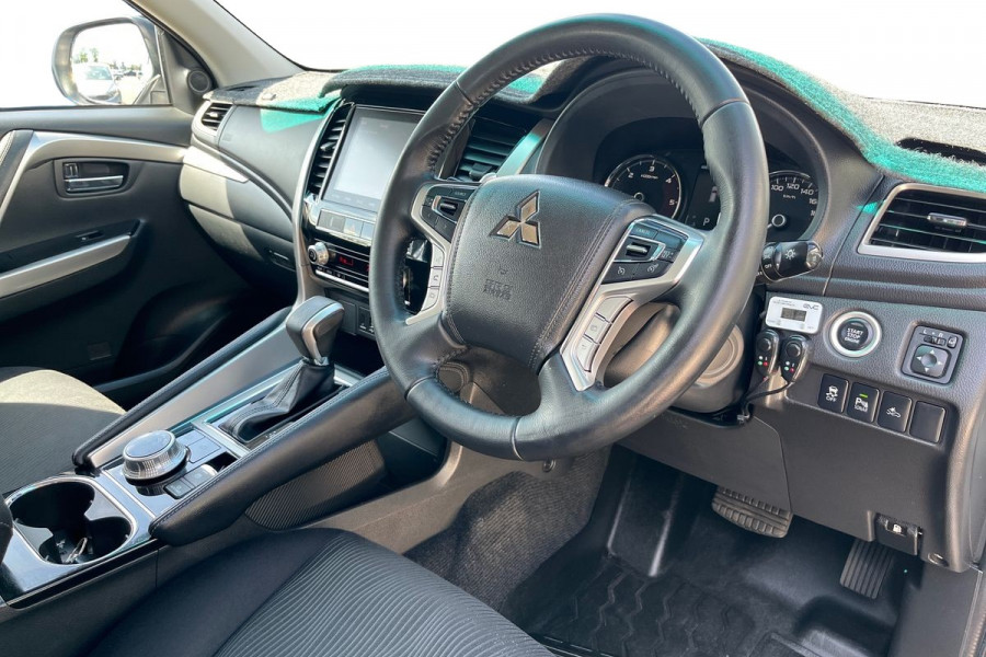 2020 Mitsubishi Pajero Sport QE GLX SUV Image 6