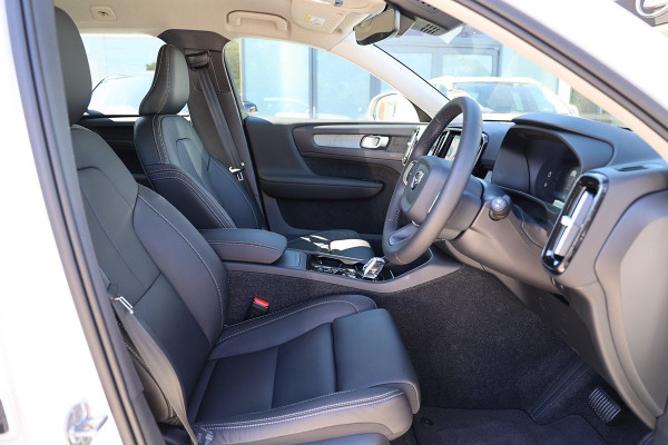2024 MY25 Volvo XC40 XZ Ultra B4 Bright SUV Image 6