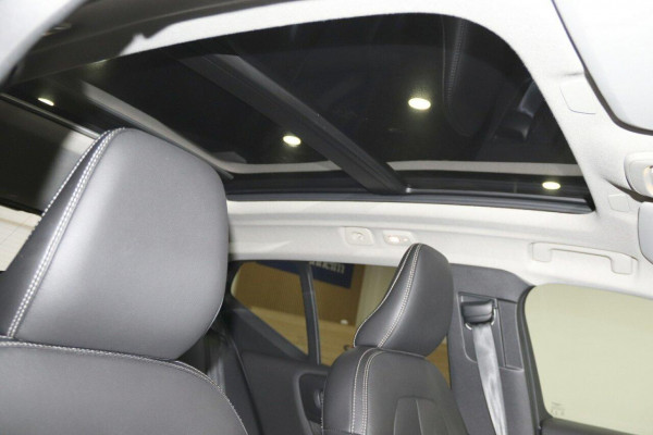 2023 Volvo XC40 XZ Plus B4 SUV Image 5