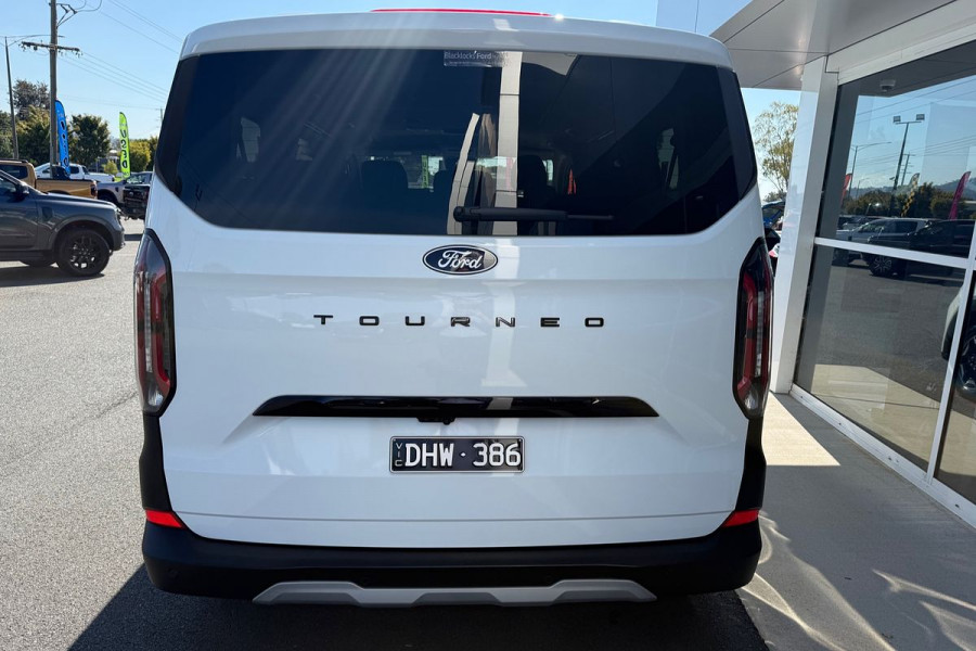 2024 Ford Tourneo AV Active Van Image 8