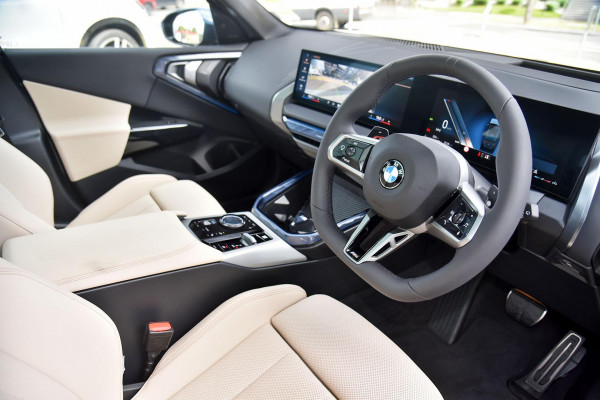 2025 BMW X3 G45 20 xDrive SUV image 11