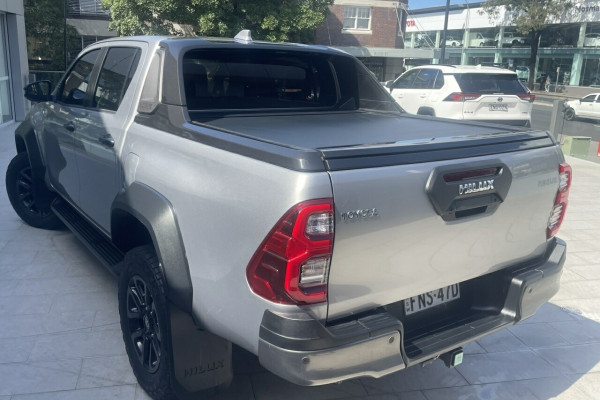 2022 Toyota HiLux GUN126R Rogue Double-Cab Pick-Up Image 3