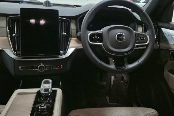 2025 MY26 Volvo XC90 L Series Ultra B5 Dark SUV Image 5