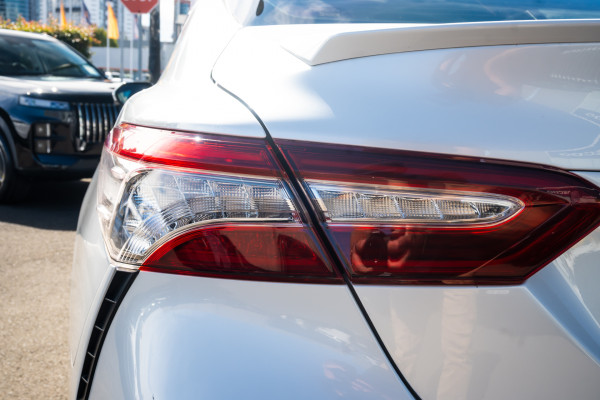 2019 Toyota Camry SX Sedan Image 19