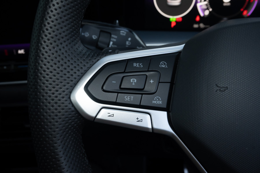 2025 Volkswagen Tayron R4 195TSI R-Line SUV Image 13