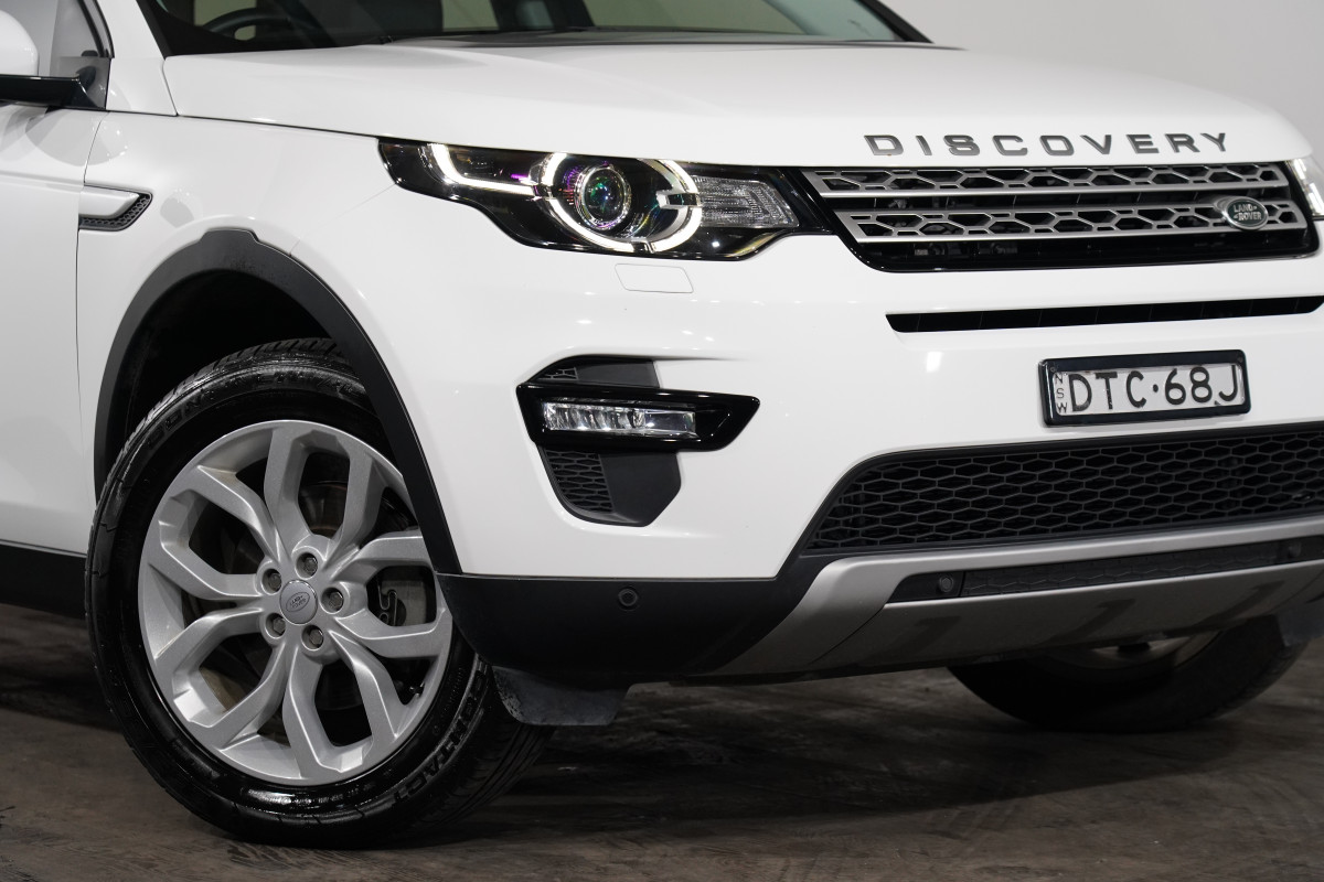 2017 Land Rover Discovery Sport Sport Td4 150 Hse 7 Seat SUV Image 2