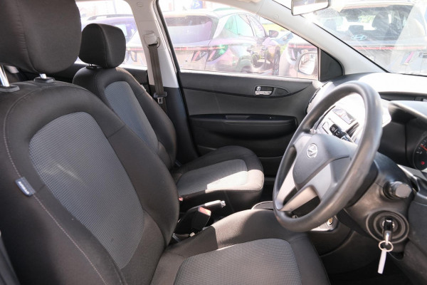 2014 MY15 Hyundai i20 PB Active Hatch Image 12