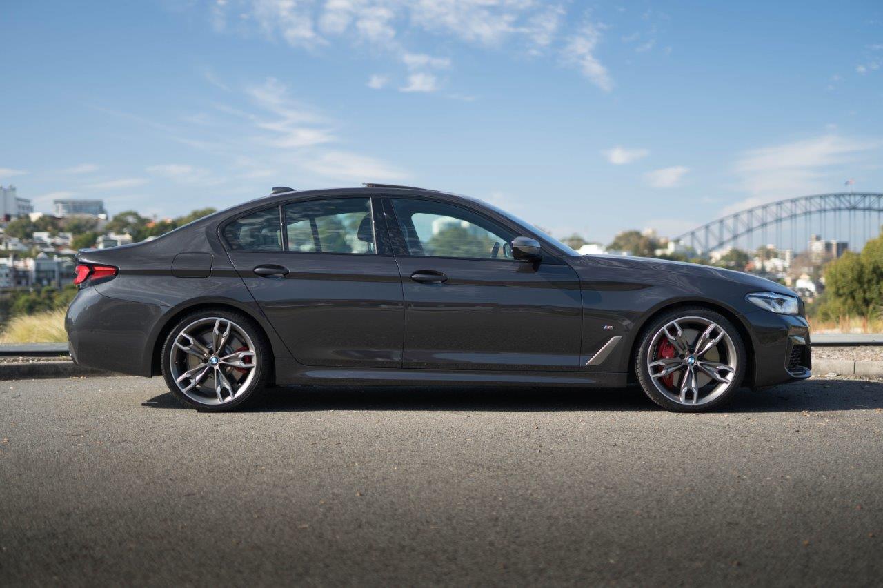 2022 BMW V8TT M550i Xdrive Pure Lci Sedan Image 5