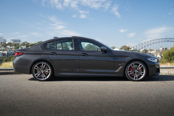 2022 BMW V8TT M550i Xdrive Pure Lci Sedan Image 5