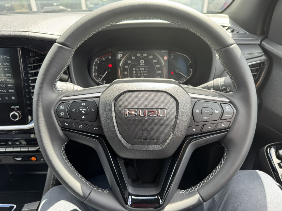 2026 Isuzu MU-X RJ LS-T SUV Image 16