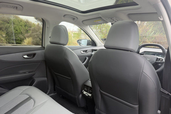 2026 MG MGS5 EV ZS3EM Essence 49 SUV Image 14