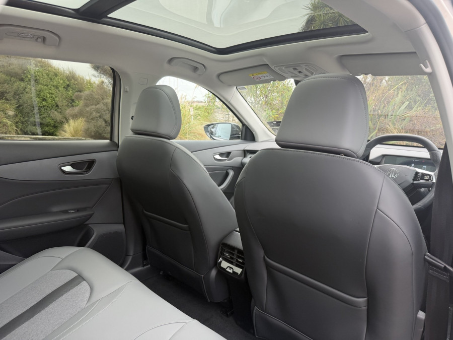 2026 MG MGS5 EV ZS3EM Essence 49 SUV Image 14