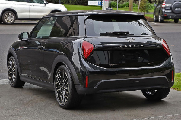 2026 MINI Cooper F66 C Favoured Hatch image 4