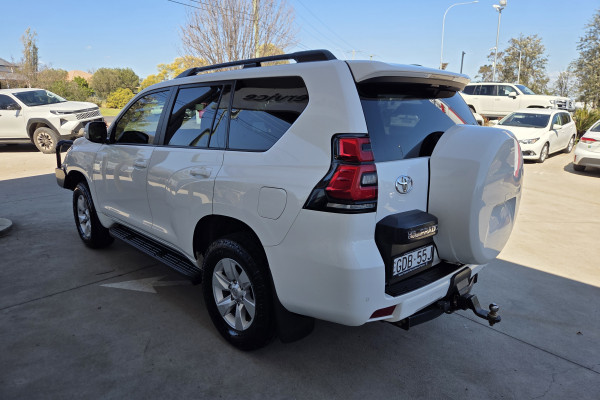 2017 Toyota LandCruiser Prado GDJ150R GXL SUV Image 8