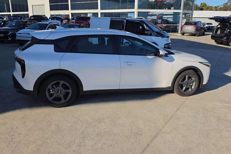 2025 MY26 Kia K4 CL4m S Hatch Image 6