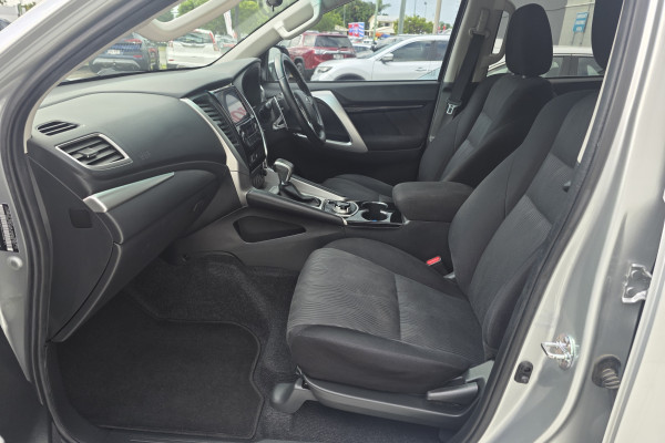2019 Mitsubishi Pajero Sport QE GLX SUV Image 9