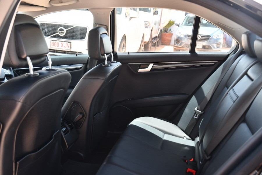 2011 Mercedes-Benz C-class W204 MY11 C200 BlueEFFICIENCY Sedan Image 7