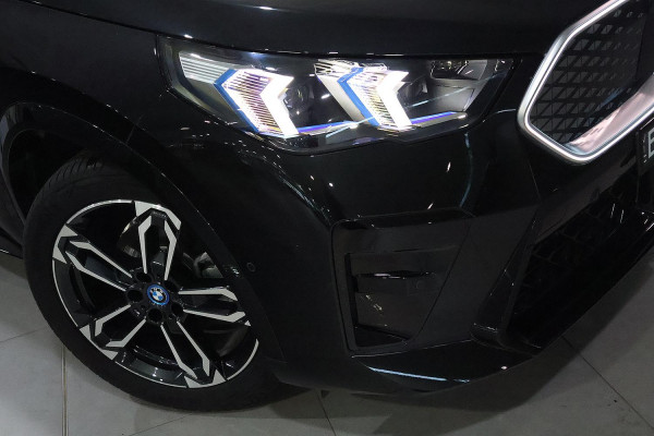2024 BMW iX2 U10 eDrive20 M Sport SUV image 2