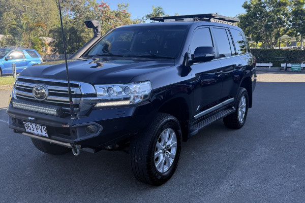 2019 Toyota LandCruiser VDJ200R Sahara SUV Image 5