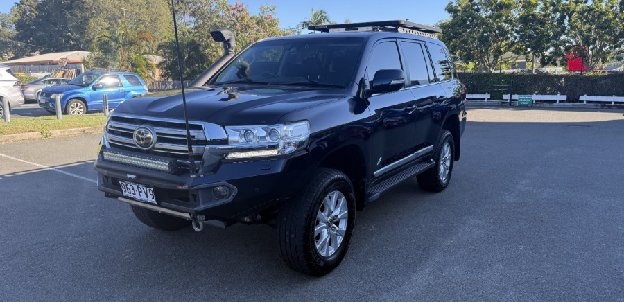 2019 Toyota LandCruiser VDJ200R Sahara SUV Image 5
