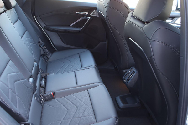 2024 BMW iX1 U11 xDrive30 xLine SUV image 7