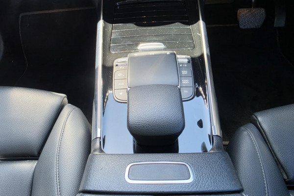 2020 Mercedes-Benz GLB-Class X247 GLB200 SUV Image 17