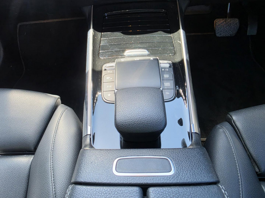 2020 Mercedes-Benz GLB-Class X247 GLB200 SUV Image 17