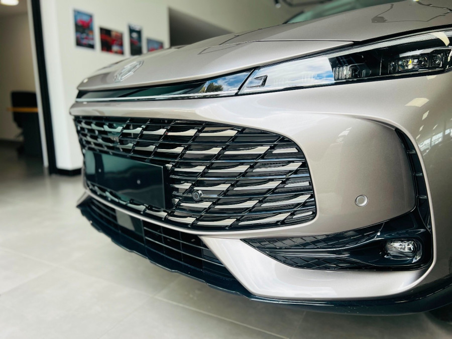 2025 MG HS AS33H Essence Hybrid+ SUV Image 6