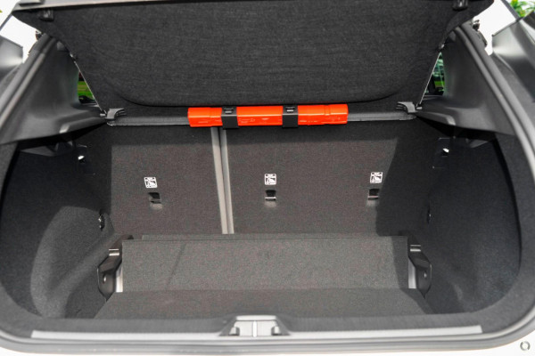 2026 Volvo EX30  Single Motor Extended Range Ultra SUV Image 10