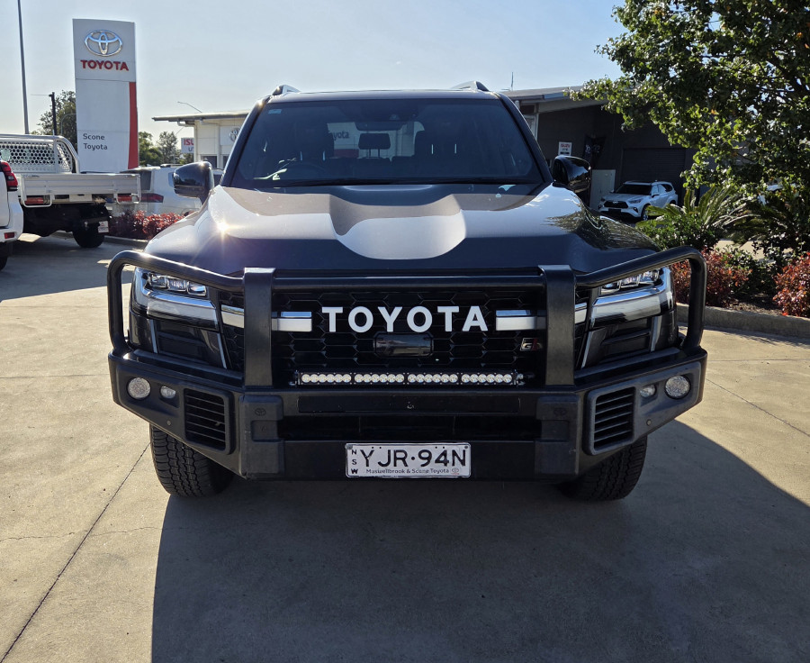 2022 Toyota LandCruiser FJA300R GR Sport SUV Image 2