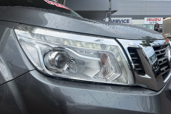 2018 Nissan Navara D23 Series 3 ST-X King Cab Pickup Image 19