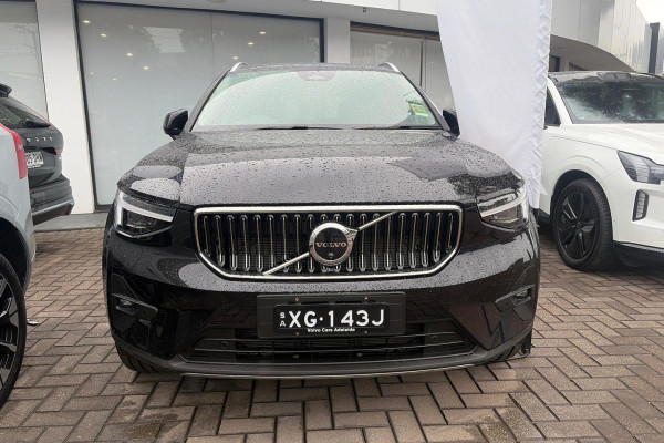 2025 MY26 Volvo XC40 XZ Ultra B4 Bright SUV Image 2
