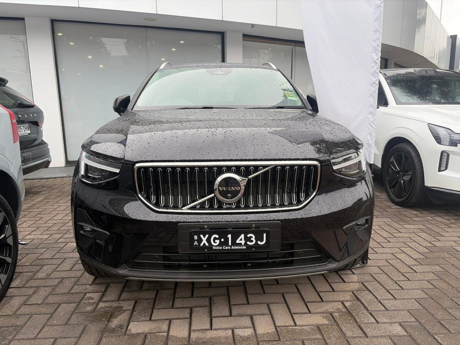 2025 MY26 Volvo XC40 XZ Ultra B4 Bright SUV Image 2