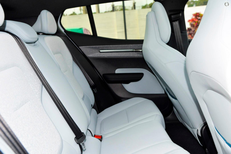 2024 MY25 Volvo EX30  Single Motor Extended Range Ultra SUV Image 9