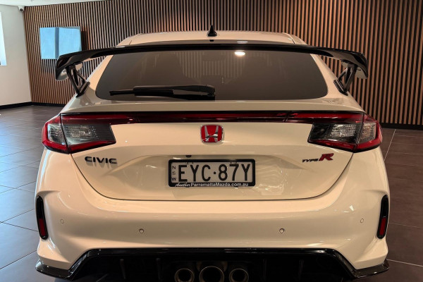 2023 Honda Civic 11th Gen Type R Hatch Image 4