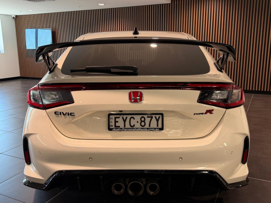 2023 Honda Civic 11th Gen Type R Hatch Image 4