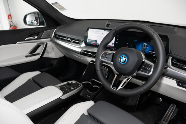 2026 BMW X1 U11 xDrive25e M Sport SUV image 6
