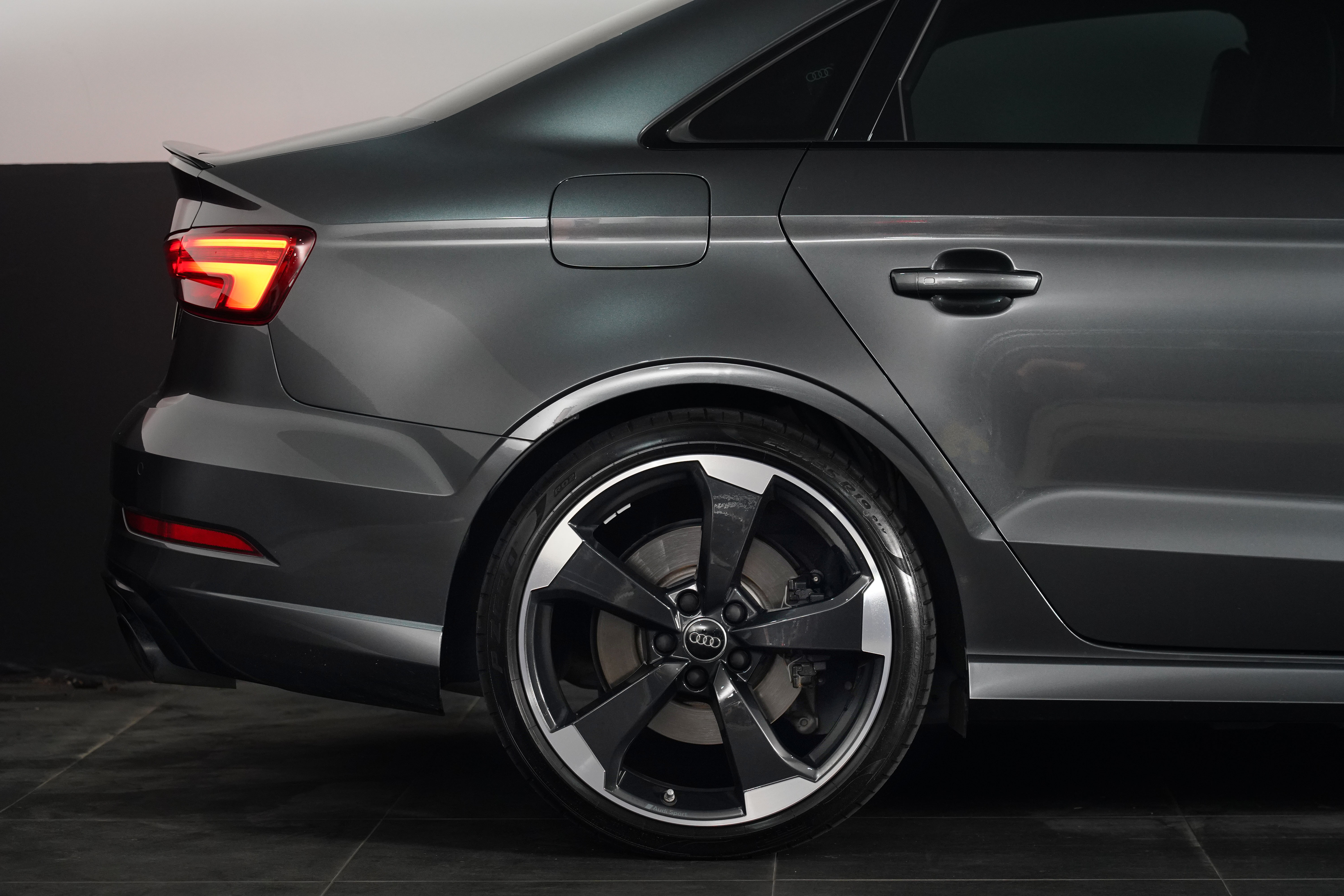 2020 Audi Rs3 Sedan Carbon Edition Sedan Image 6