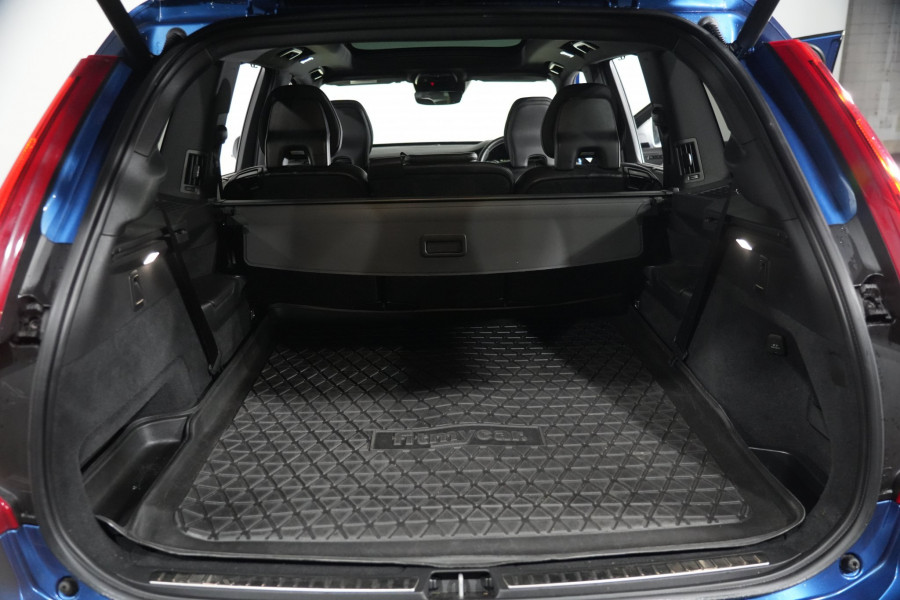 2019 Volvo XC90 L Series D5 R-Design SUV