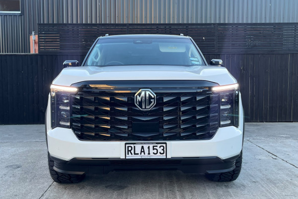 2025 MG U9 Black Edition Ute Image 8