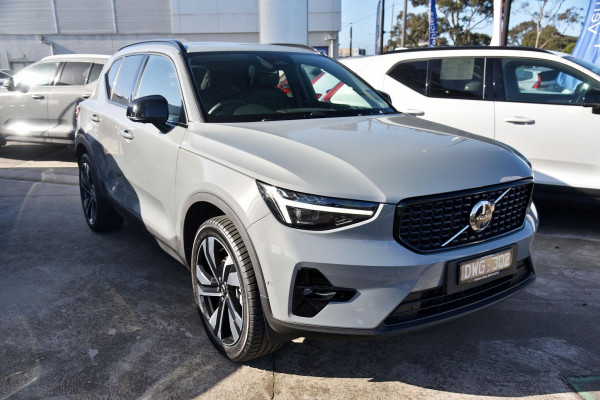2025 MY26 Volvo XC40 XZ Ultra B4 Dark SUV Image 1
