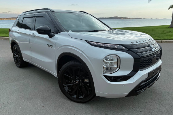 2025 MY24 Mitsubishi Outlander ZM PHEV GSR SUV Image 1