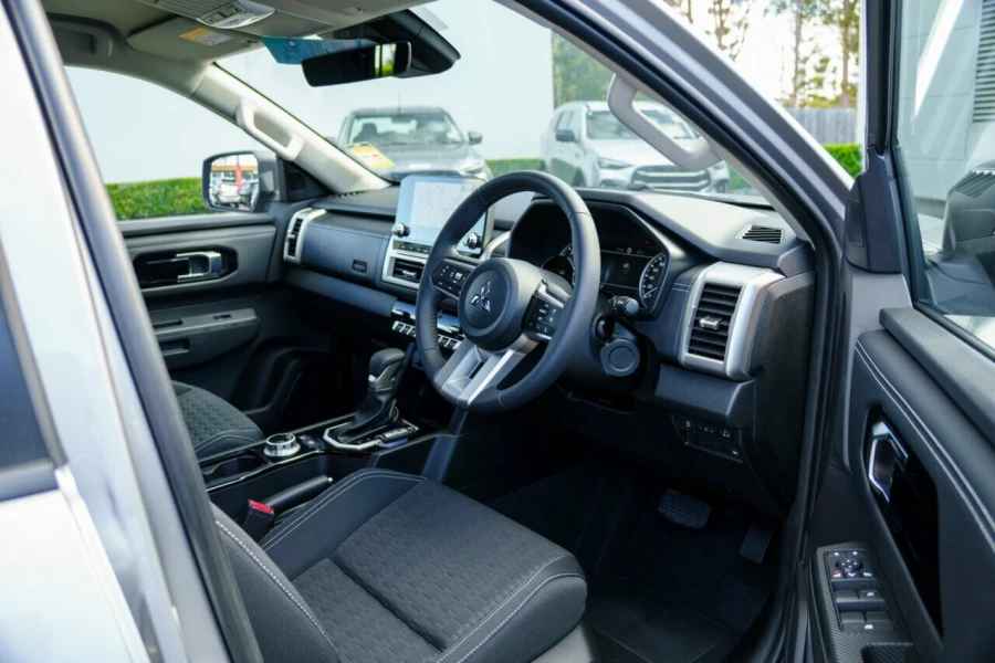2025 Mitsubishi Triton MV GLS Ute Image 16