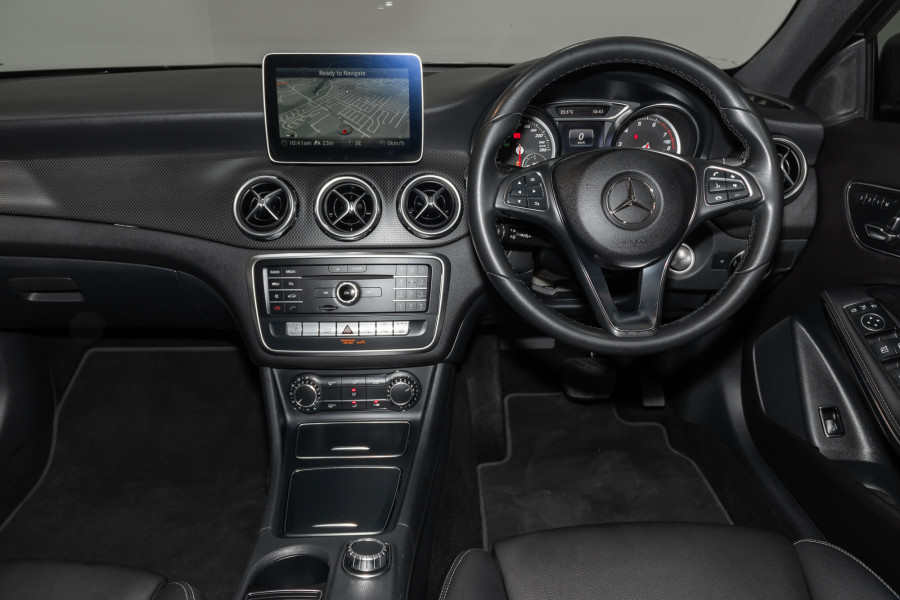 2017 Mercedes-Benz GLA-Class 180 SUV Image 23