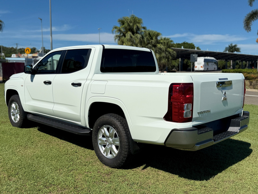 2026 Mitsubishi Triton MV GLX+ Ute Image 5